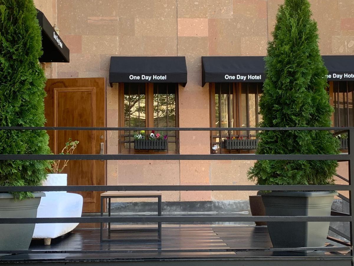 One Day Hotel Jerevan Buitenkant foto